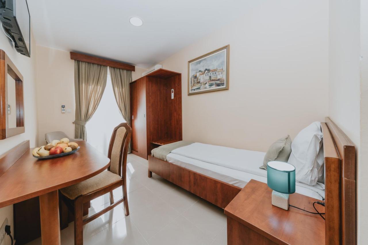 Apartmani Salus Budva Exteriör bild